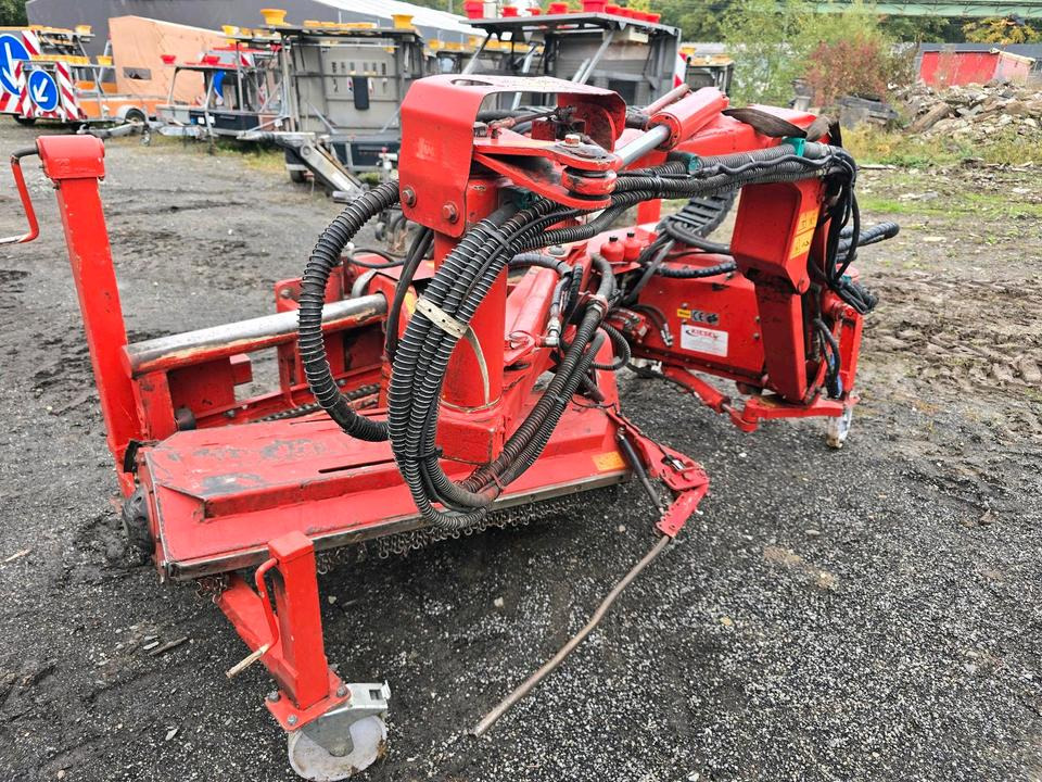Dücker RSM 13 Randstreifenmäher Böschungsmäher Böschungsmulcher Bankettmäher für Unimog 405 UGE UGN - Verge mower: picture 5 Dücker RSM 13 Randstreifenmäher Böschungsmäher Böschungsmulcher Bankettmäher für Unimog 405 UGE UGN - Verge mower: picture 5