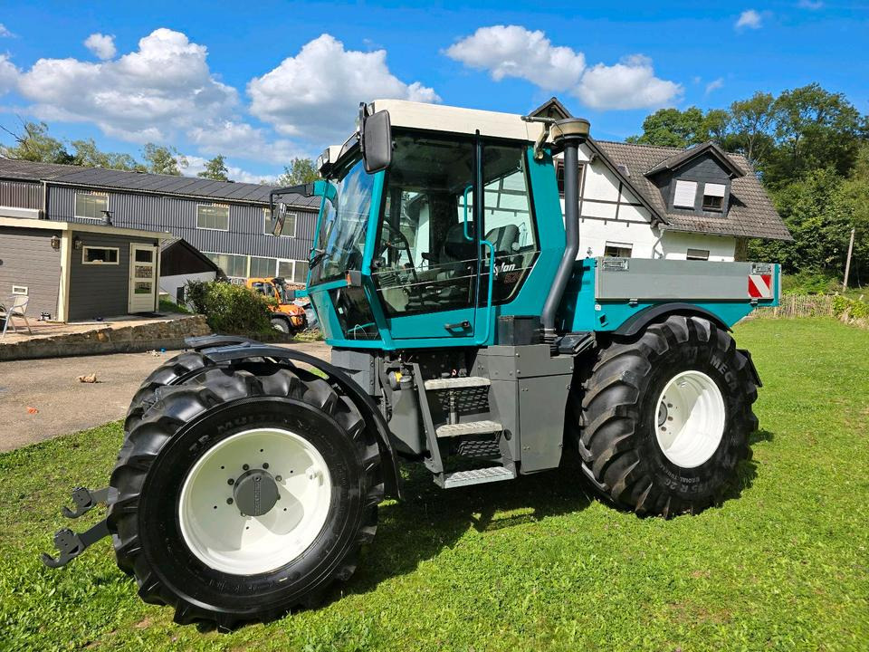 Fendt Xylon 524 Ez. 2003 50kmh 7900 Stunden Traktor Schlepper 522 520 - Straddle tractor: picture 4 Fendt Xylon 524 Ez. 2003 50kmh 7900 Stunden Traktor Schlepper 522 520 - Straddle tractor: picture 4