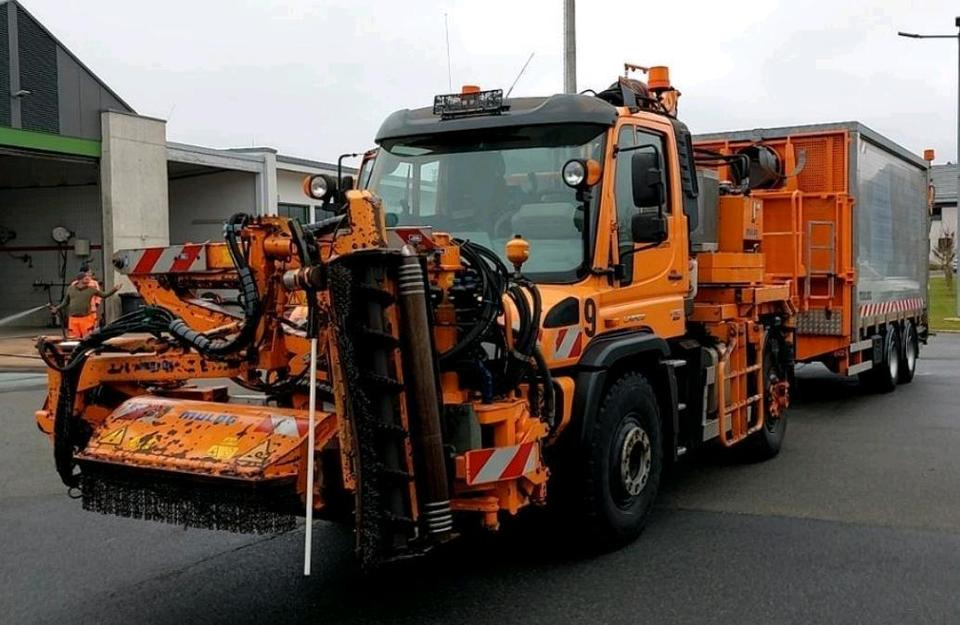 Unimog U527 mit Mulag Saugmähkombination SB 600 MFK 600 Abschiebewagen Mercedes-Benz Böschungsmäher Böschungsmulcher Hangmäher 530 U 527 535 430 405 427 Abschieber Mähanhänger Dücker - Municipal/ Special vehicle: picture 2 Unimog U527 mit Mulag Saugmähkombination SB 600 MFK 600 Abschiebewagen Mercedes-Benz Böschungsmäher Böschungsmulcher Hangmäher 530 U 527 535 430 405 427 Abschieber Mähanhänger Dücker - Municipal/ Special vehicle: picture 2