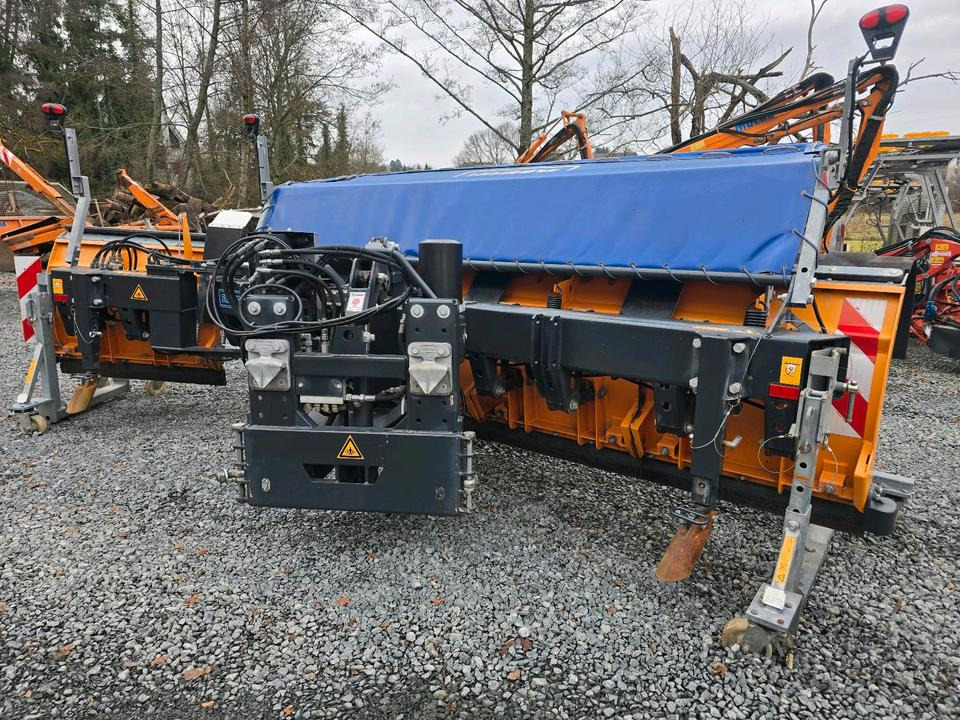 Neuer Schneepflug Schmidt ML 51-A 5,1m Schneeschild mit 24v Hydraulikanlage Schneeschieber Schmidt passend für LKW Autobahn Winterdienst - Snow plough: picture 1 Neuer Schneepflug Schmidt ML 51-A 5,1m Schneeschild mit 24v Hydraulikanlage Schneeschieber Schmidt passend für LKW Autobahn Winterdienst - Snow plough: picture 1