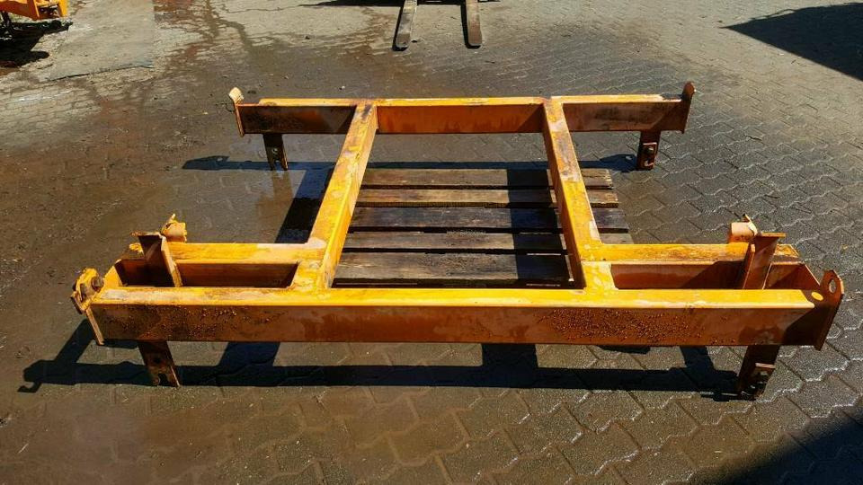 Rahmen für Unimog U 400 300 500 Salzstreuer winterdienst Schmidt - Frame/ Chassis for Municipal/ Special vehicle: picture 3 Rahmen für Unimog U 400 300 500 Salzstreuer winterdienst Schmidt - Frame/ Chassis for Municipal/ Special vehicle: picture 3