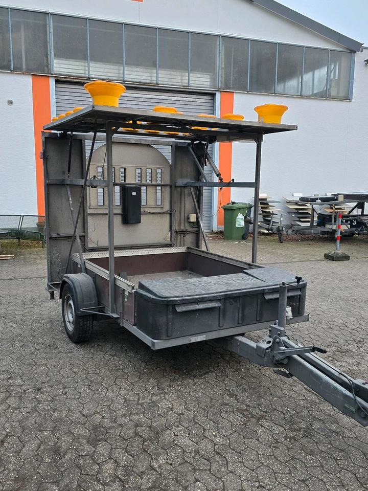 Nissen LED Absperrtafel FAT Verkehrsleittafel Verkehrssicherungsanhänger Verkehrsleitanhänger Sperrwand - Trailer: picture 2 Nissen LED Absperrtafel FAT Verkehrsleittafel Verkehrssicherungsanhänger Verkehrsleitanhänger Sperrwand - Trailer: picture 2