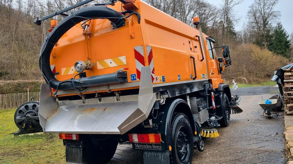 Unimog 9400km U400 405 Kehrmaschine SK 370 Schmidt Mercedes Benz Variopilot Kehraufbau Hydrostat 2011 Bluetec 5 - Road sweeper: picture 4 Unimog 9400km U400 405 Kehrmaschine SK 370 Schmidt Mercedes Benz Variopilot Kehraufbau Hydrostat 2011 Bluetec 5 - Road sweeper: picture 4