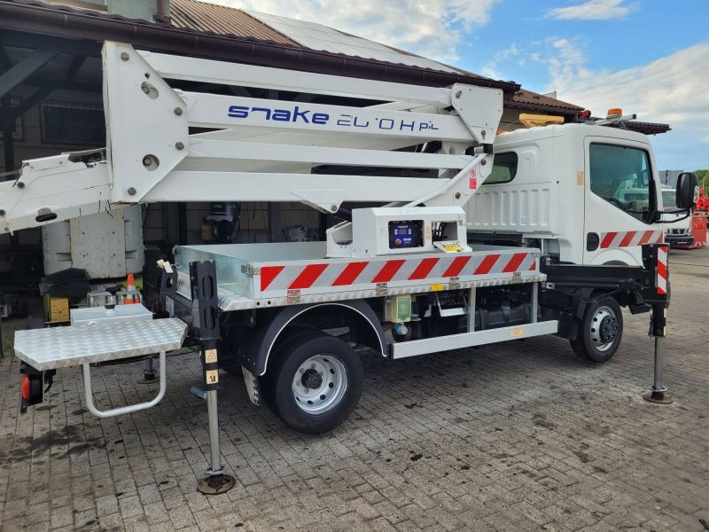 Nissan Cabstar NT400 podnośnik koszowy 20 m Oil&Steel Snake 2010 Plus - Truck mounted aerial platform: picture 3 Nissan Cabstar NT400 podnośnik koszowy 20 m Oil&Steel Snake 2010 Plus - Truck mounted aerial platform: picture 3