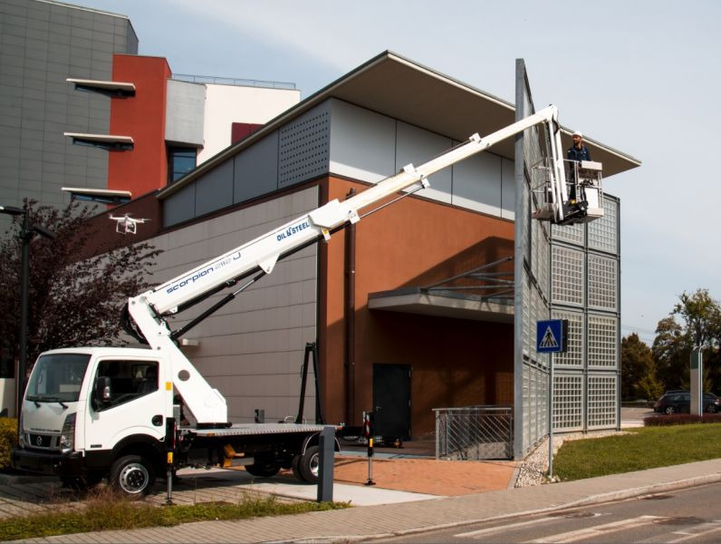 Oil&Steel Scorpion 2112J zamontowany na Nissan Cabstar - Truck mounted aerial platform: picture 2 Oil&Steel Scorpion 2112J zamontowany na Nissan Cabstar - Truck mounted aerial platform: picture 2