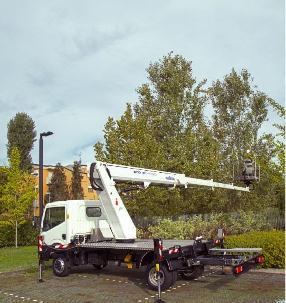 Oil&Steel Scorpion 2313 zamontowany na Nissan Cabstar - Truck mounted aerial platform: picture 1 Oil&Steel Scorpion 2313 zamontowany na Nissan Cabstar - Truck mounted aerial platform: picture 1