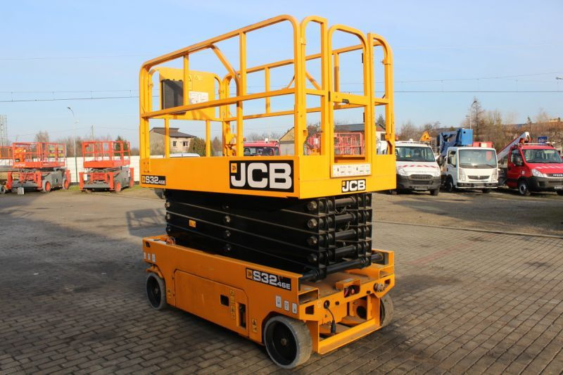 Podnośnik nożycowy elektryczny 12 m JCB S3246E - Scissor lift: picture 2 Podnośnik nożycowy elektryczny 12 m JCB S3246E - Scissor lift: picture 2