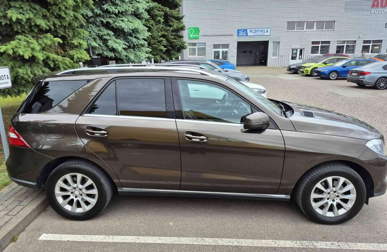 Mercedes-Benz ML350 - SUV: picture 4 Mercedes-Benz ML350 - SUV: picture 4