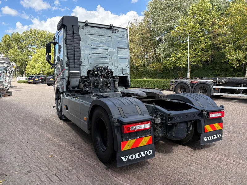 Volvo FH 500 / DUAL CLUCH / DYNAMIC STEERING / LUCHTGEVEERD CHASSIS / - Tractor unit: picture 3 Volvo FH 500 / DUAL CLUCH / DYNAMIC STEERING / LUCHTGEVEERD CHASSIS / - Tractor unit: picture 3