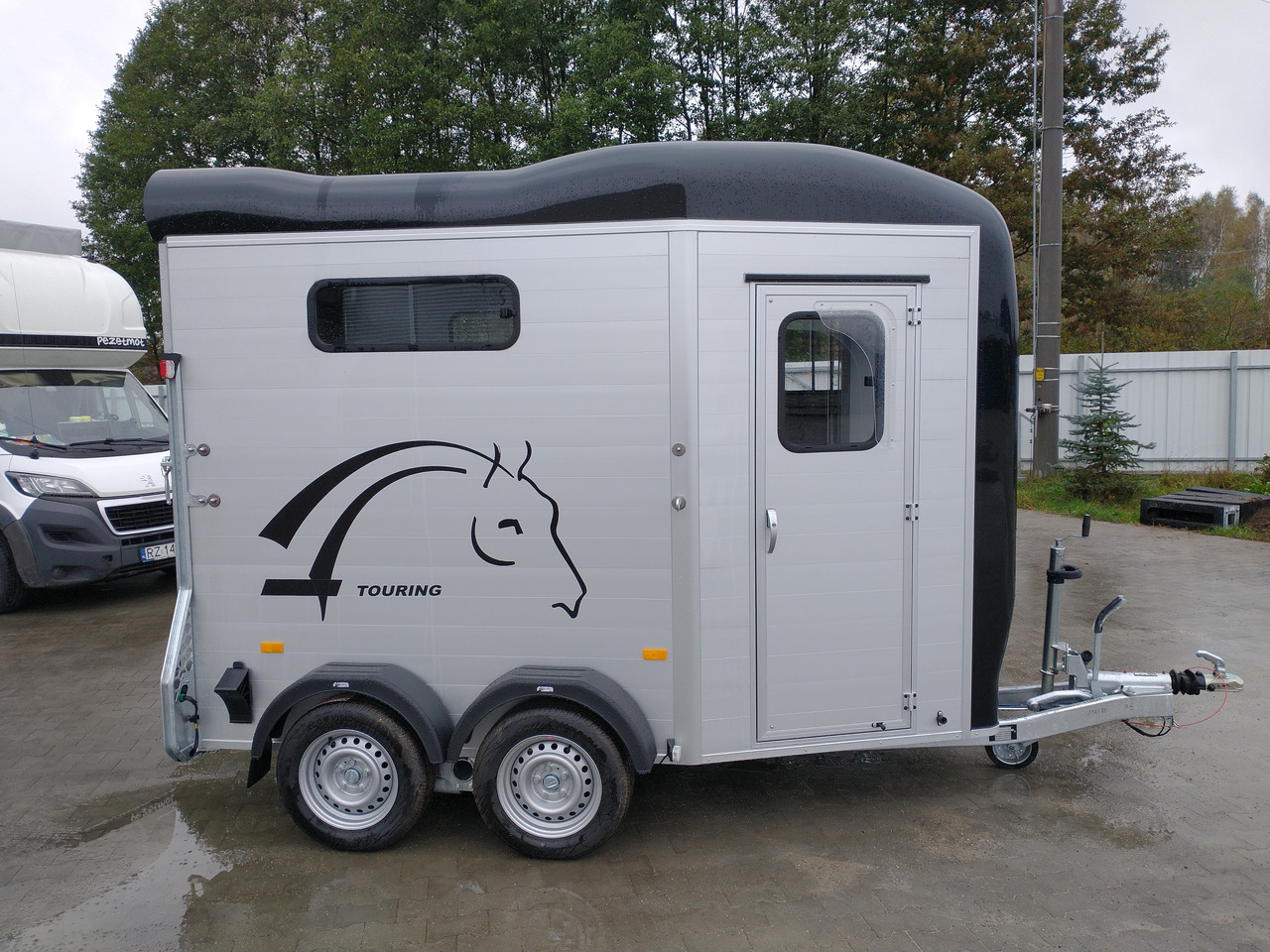 Cheval Liberté Touring Country + Siodlarnia, Debon - Horse trailer: picture 2 Cheval Liberté Touring Country + Siodlarnia, Debon - Horse trailer: picture 2