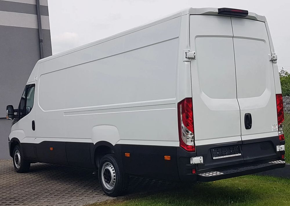 Iveco DAILY 35S15 3,0 MAXI DŁUGI WYSOKI KLIMATRONIK TEMPOMAT BLASZAK VAN - Panel van: picture 3 Iveco DAILY 35S15 3,0 MAXI DŁUGI WYSOKI KLIMATRONIK TEMPOMAT BLASZAK VAN - Panel van: picture 3