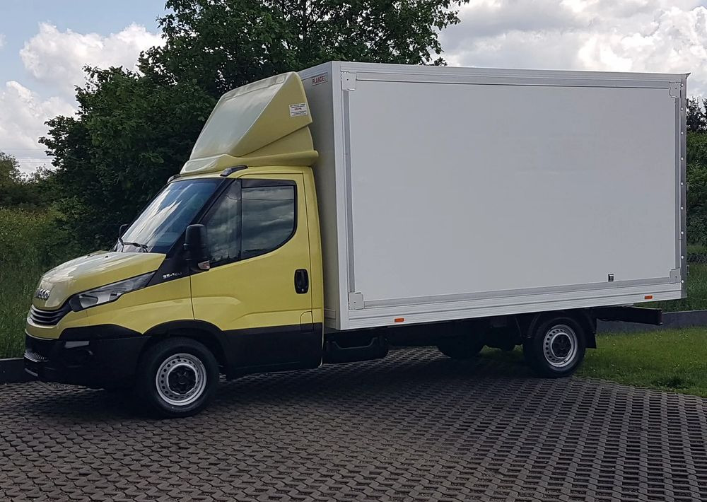 Iveco Daily 8EP KONTENER 4,14x2,21x2,20 KLIMA MANUAL KRAJOWY DMC 3500KG - Box van: picture 2 Iveco Daily 8EP KONTENER 4,14x2,21x2,20 KLIMA MANUAL KRAJOWY DMC 3500KG - Box van: picture 2