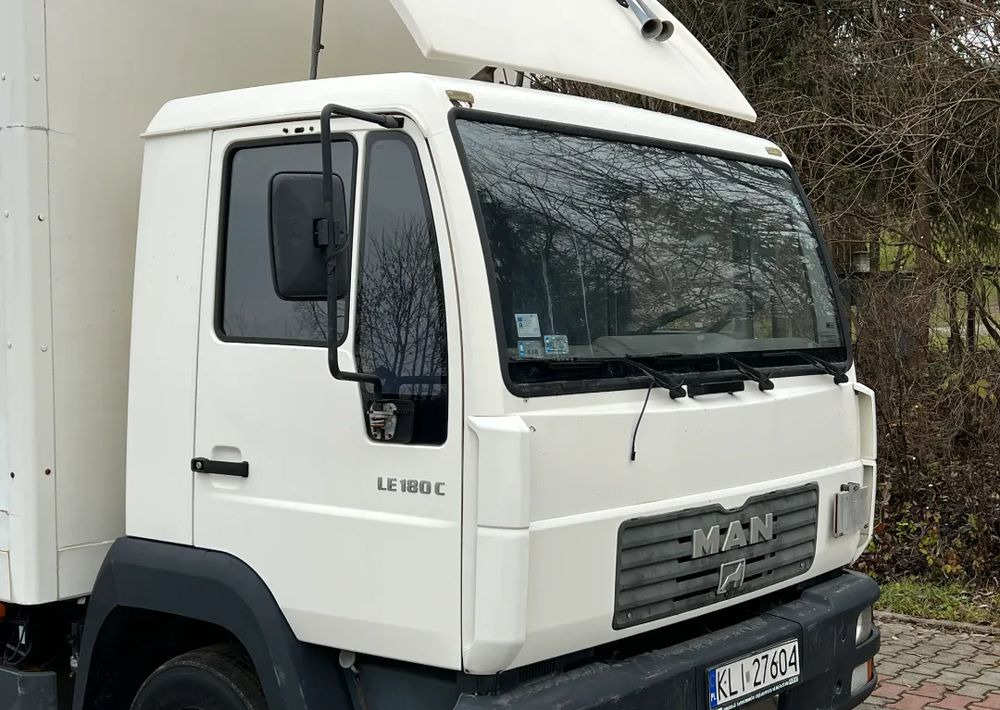 MAN MAN 8-180 KONTENER WINDA ZAŁADOWCZA - Box truck: picture 4 MAN MAN 8-180 KONTENER WINDA ZAŁADOWCZA - Box truck: picture 4