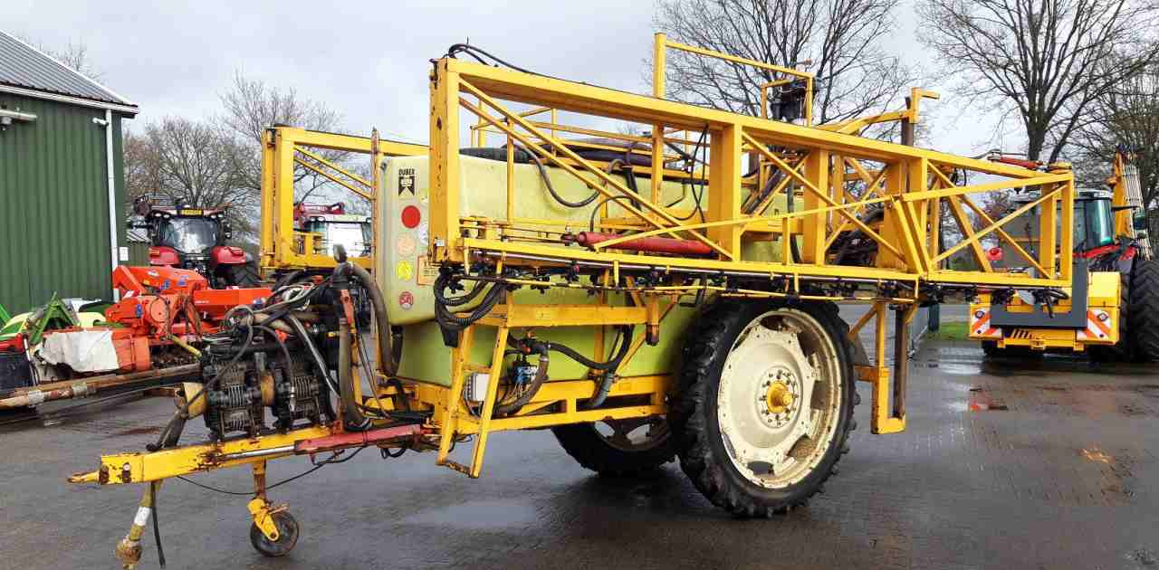 Dubex Vector 33 m. 3200 l. veldspuiten - Trailed sprayer: picture 1 Dubex Vector 33 m. 3200 l. veldspuiten - Trailed sprayer: picture 1