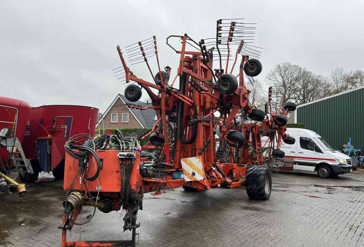 Kuhn GA 15021 4 elements hark, rotorhark, zwiller, rugger, weidebouwmachines - Tedder/ Rake: picture 2 Kuhn GA 15021 4 elements hark, rotorhark, zwiller, rugger, weidebouwmachines - Tedder/ Rake: picture 2
