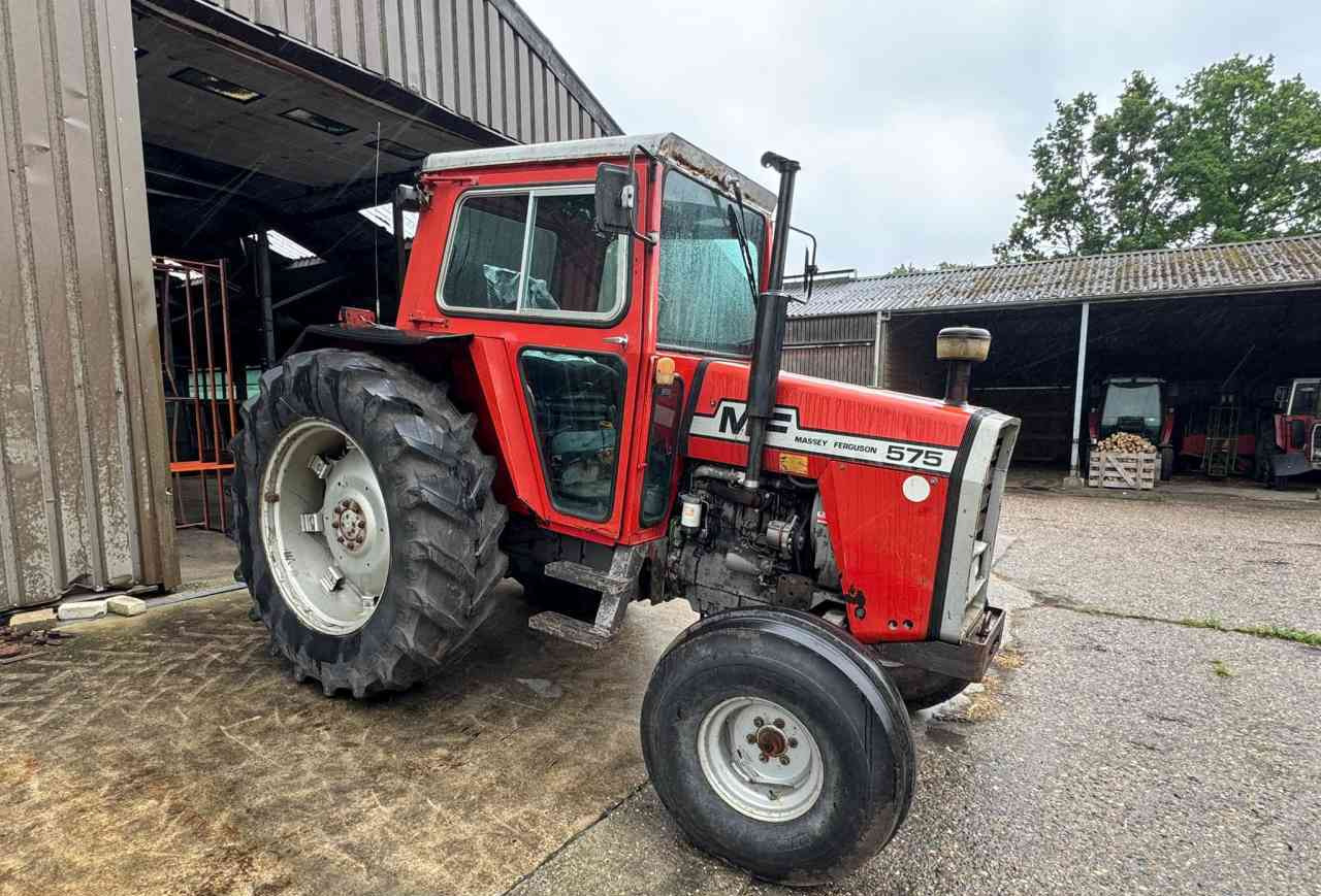Massey Ferguson 575 - Farm tractor: picture 2 Massey Ferguson 575 - Farm tractor: picture 2