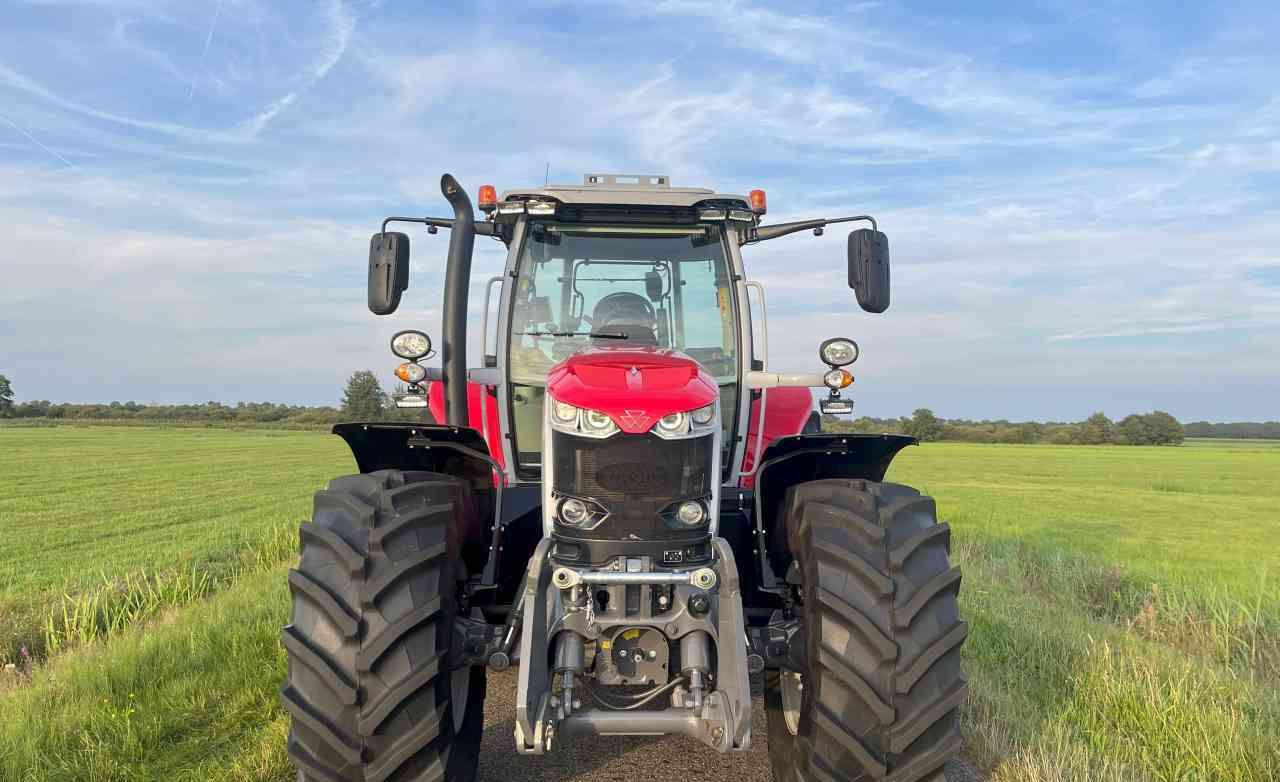 Massey Ferguson 7S.190 Dyna-VT Exclusive tractoren - Farm tractor: picture 3 Massey Ferguson 7S.190 Dyna-VT Exclusive tractoren - Farm tractor: picture 3
