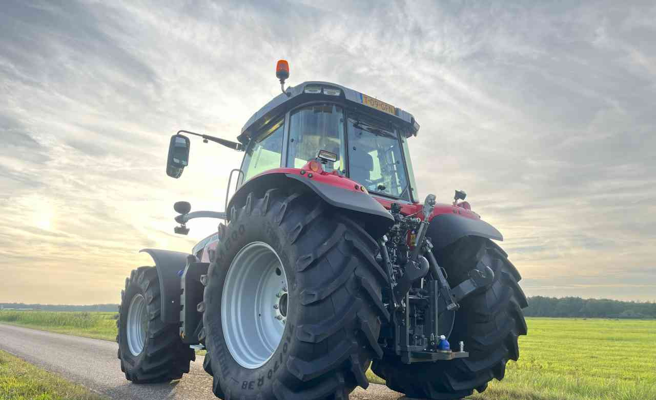 Farm tractor Massey Ferguson 7S.190 Dyna-VT Exclusive tractoren: picture 6