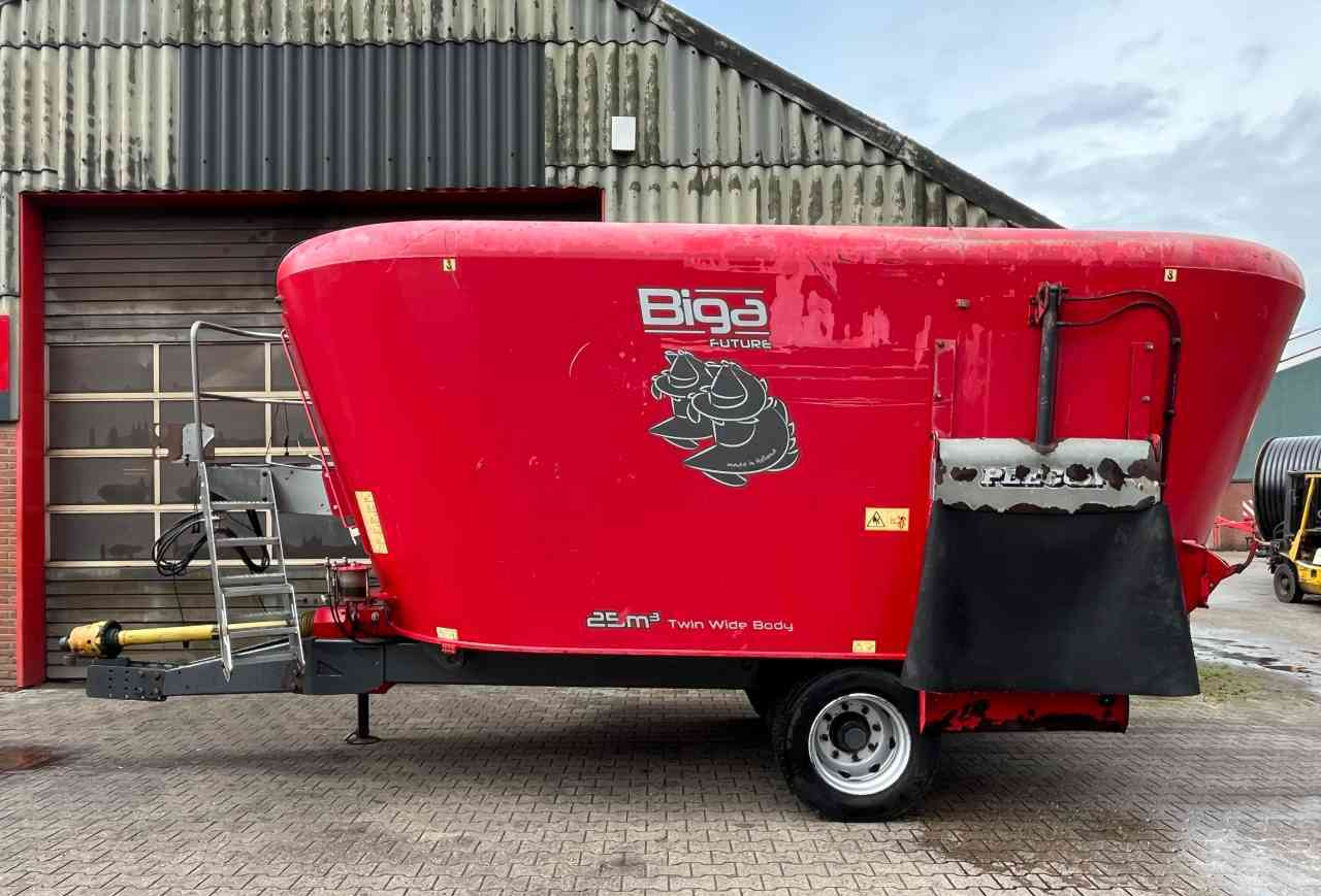 Peecon VME 250 Voermengwagen voermachines - Forage mixer wagon: picture 1 Peecon VME 250 Voermengwagen voermachines - Forage mixer wagon: picture 1