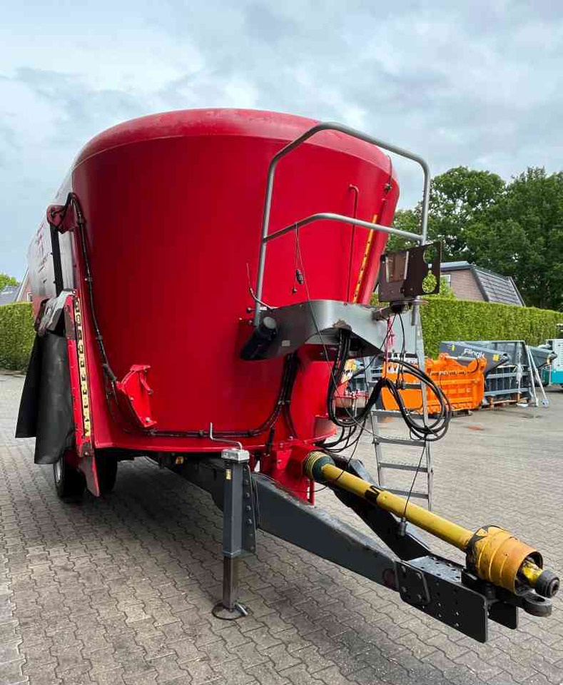 Peecon VME 250 Voermengwagen voermachines - Forage mixer wagon: picture 3 Peecon VME 250 Voermengwagen voermachines - Forage mixer wagon: picture 3
