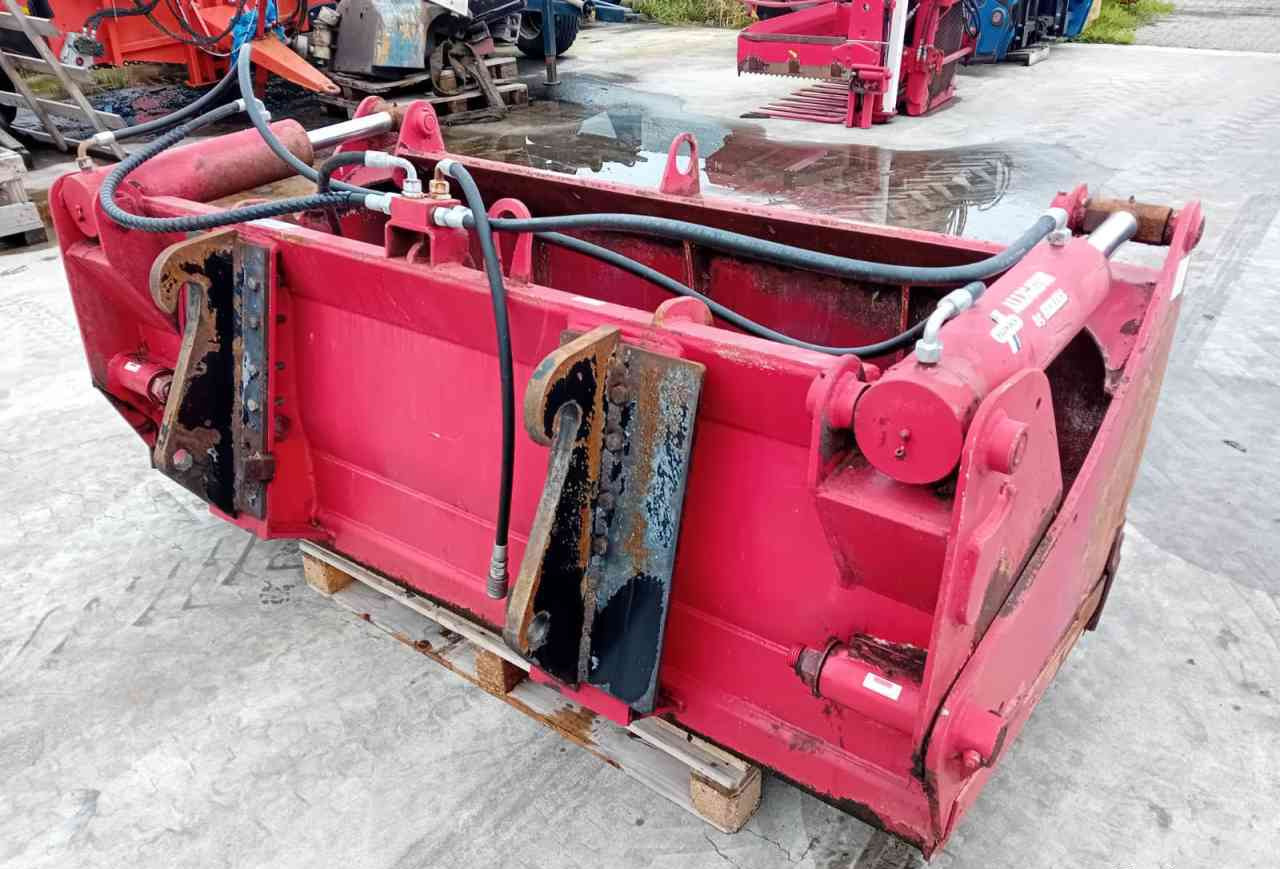 Redrock Allround 85-200 kuilhapper Volvo L30 aansl. voermachines - Silage equipment: picture 3 Redrock Allround 85-200 kuilhapper Volvo L30 aansl. voermachines - Silage equipment: picture 3