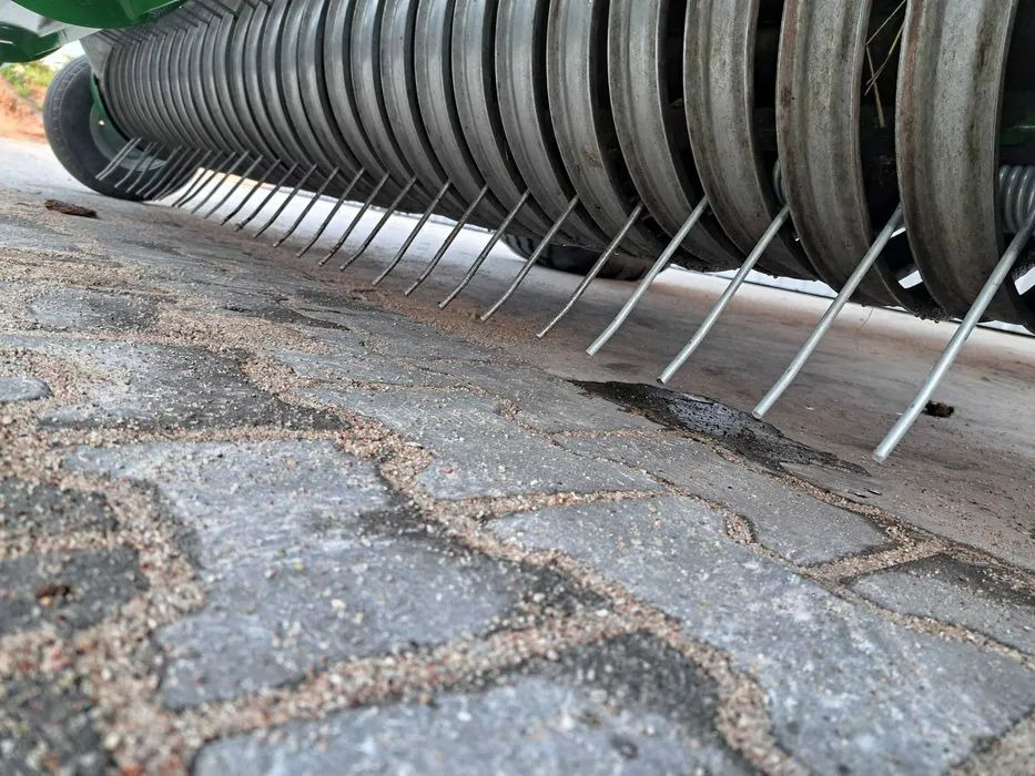 Mchale F5500 - Round baler: picture 4 Mchale F5500 - Round baler: picture 4