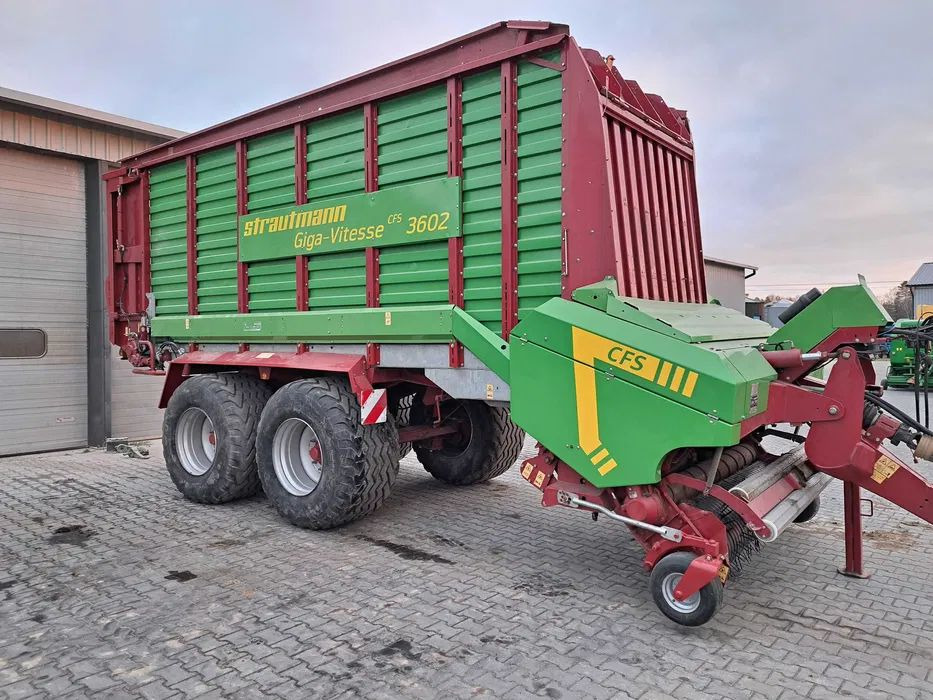 Przyczepa samozbierająca Strautmann 3602 Giga Vitesse 2019 rok - Self-loading wagon: picture 2 Przyczepa samozbierająca Strautmann 3602 Giga Vitesse 2019 rok - Self-loading wagon: picture 2