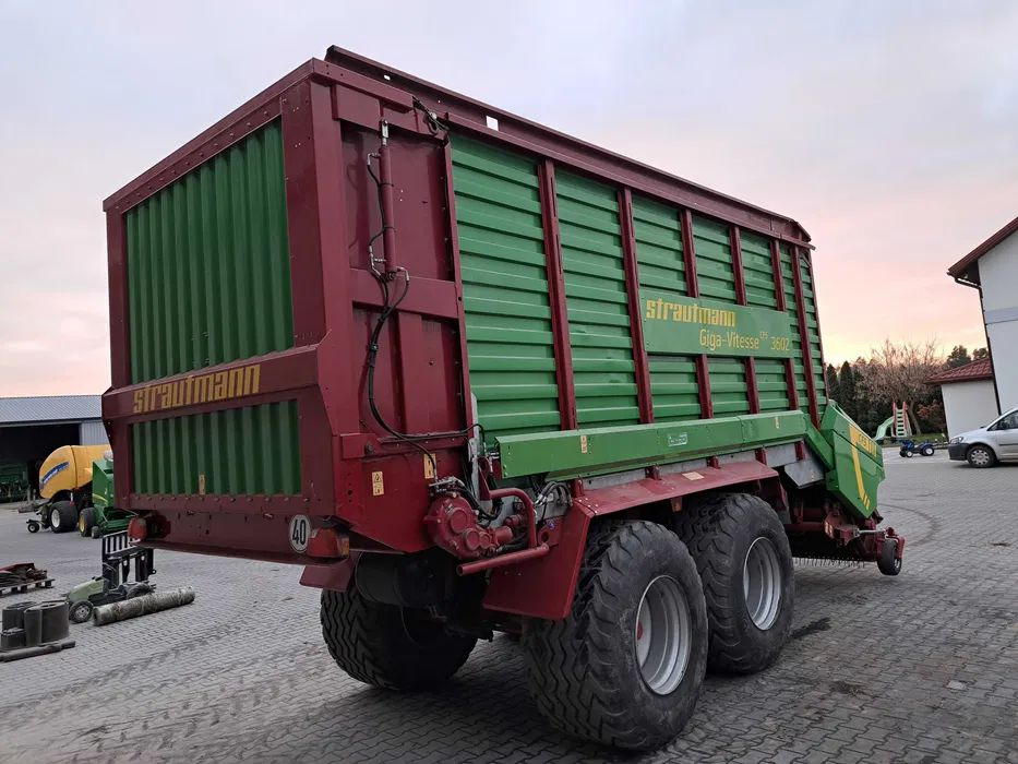 Przyczepa samozbierająca Strautmann 3602 Giga Vitesse 2019 rok - Self-loading wagon: picture 4 Przyczepa samozbierająca Strautmann 3602 Giga Vitesse 2019 rok - Self-loading wagon: picture 4