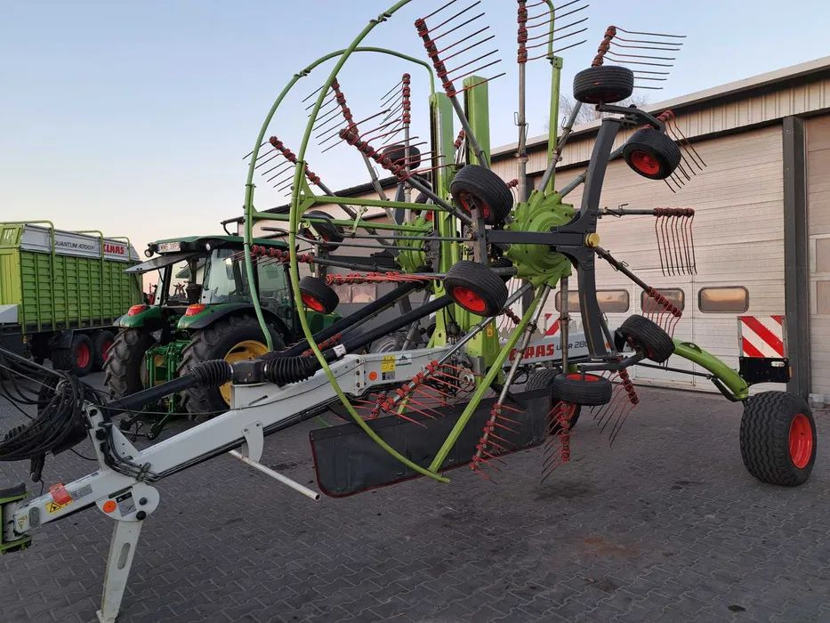 Zgrabiarka Claas liner 2800 - Tedder/ Rake: picture 1 Zgrabiarka Claas liner 2800 - Tedder/ Rake: picture 1