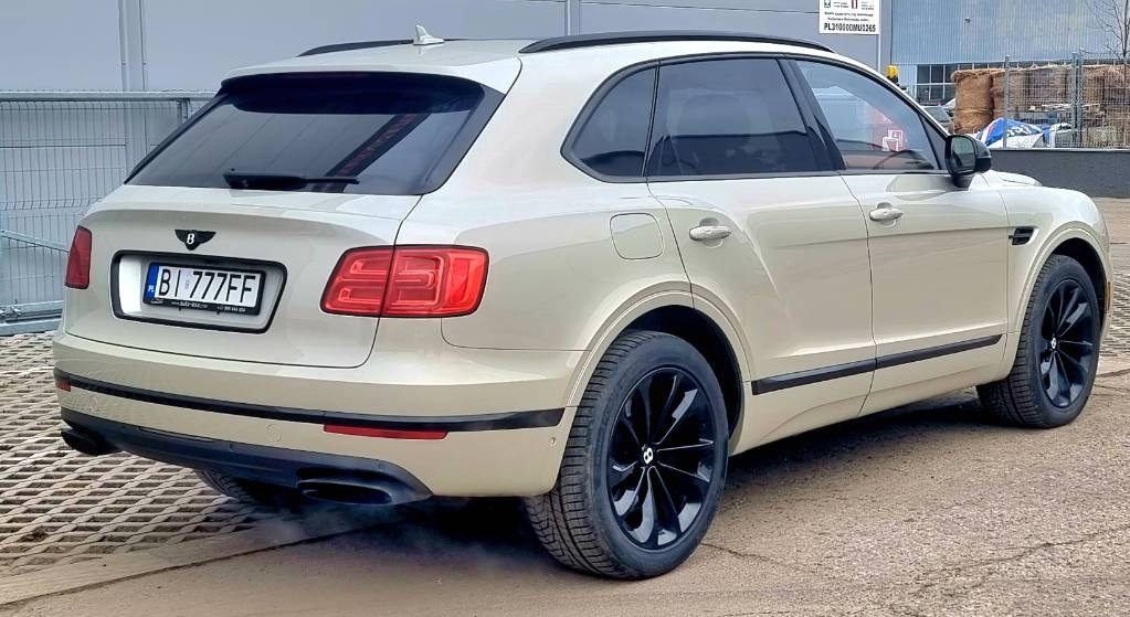 Bentley BENTAYGA 6.0 W12 - Car: picture 1 Bentley BENTAYGA 6.0 W12 - Car: picture 1