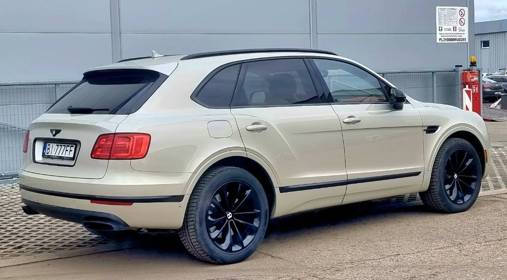Bentley BENTAYGA 6.0 W12 - Car: picture 5 Bentley BENTAYGA 6.0 W12 - Car: picture 5