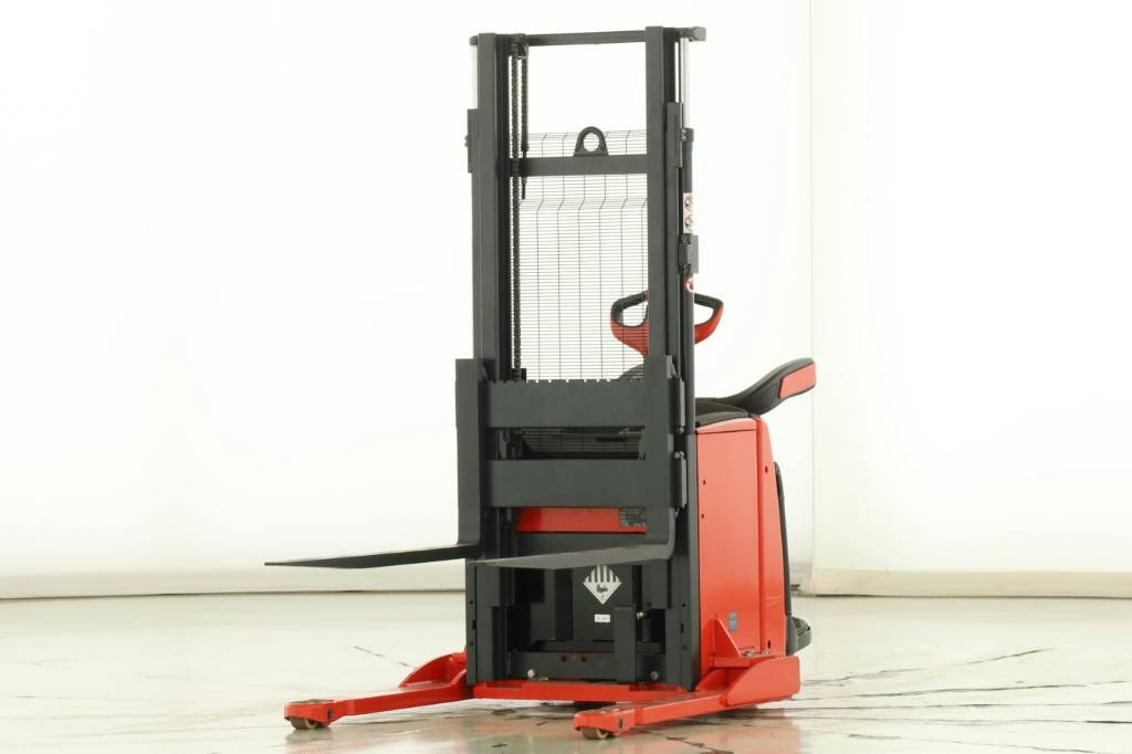 Linde L 14 AS AP Li-ION NEW UNUSED - Reach truck: picture 4 Linde L 14 AS AP Li-ION NEW UNUSED - Reach truck: picture 4