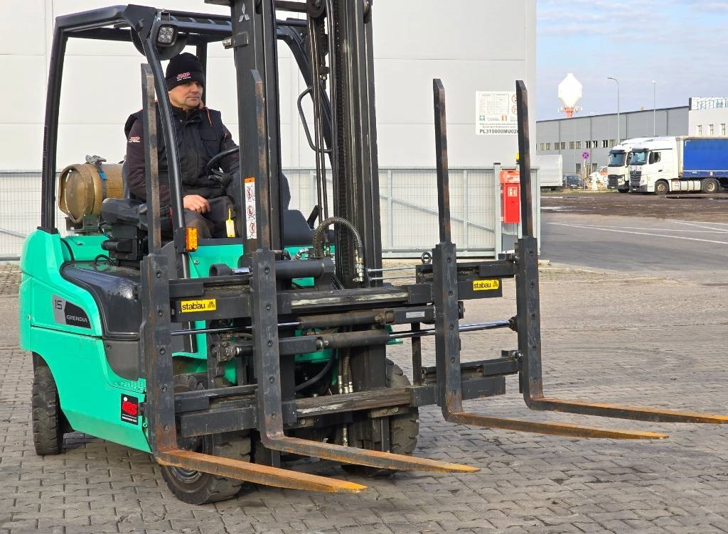 LPG forklift Mitsubishi FG 15 NT: picture 12