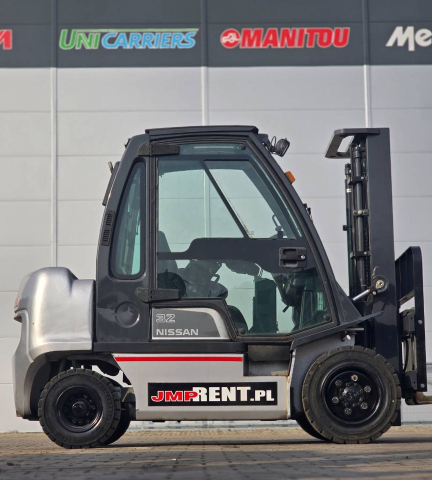 Nissan FGD02 A 32 Q - LPG forklift: picture 2 Nissan FGD02 A 32 Q - LPG forklift: picture 2