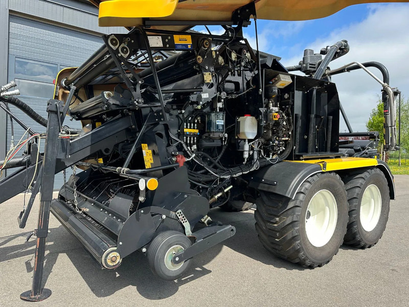 Lease a New Holland Rollbaler 135 Ultra New Holland Rollbaler 135 Ultra: picture 15