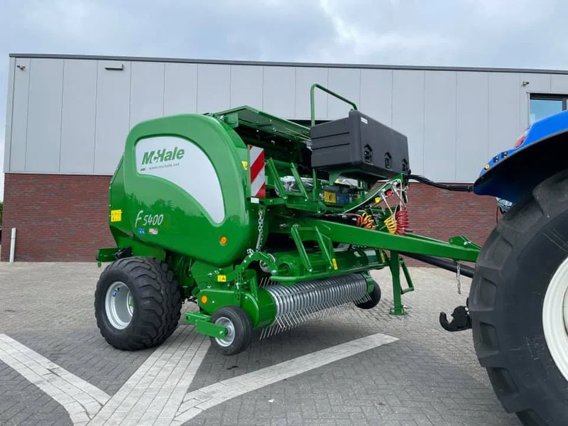 McHale F5400 - Round baler: picture 1 McHale F5400 - Round baler: picture 1