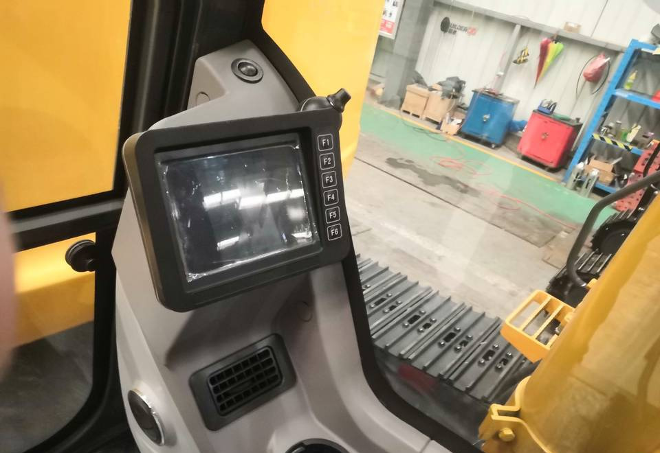 NEW MAXUS 13 Ton Crawler Excavator Warranty up to 10 YEARS НОВА Копарка гусенична MAXUS 13 тонн Гарантія до 10 РОКІВ NOWA Koparka gąsienicowa MAXUS 13 ton Gwarancja do 10 LAT - Crawler excavator: picture 4 NEW MAXUS 13 Ton Crawler Excavator Warranty up to 10 YEARS НОВА Копарка гусенична MAXUS 13 тонн Гарантія до 10 РОКІВ NOWA Koparka gąsienicowa MAXUS 13 ton Gwarancja do 10 LAT - Crawler excavator: picture 4