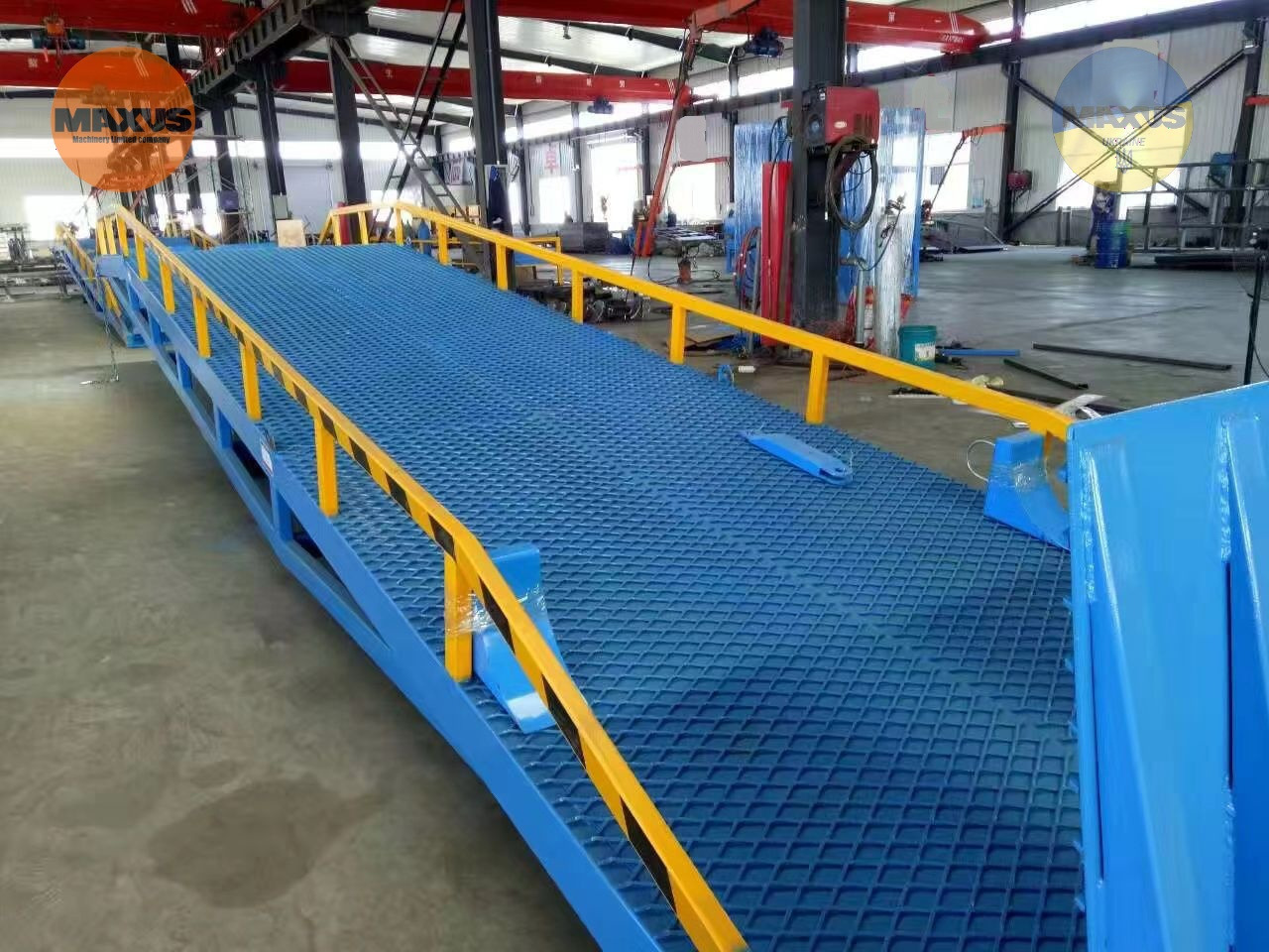 Maxus Rampă mobilă de încărcare nouă cu capacitate de 10 tone - Loading ramp: picture 3 Maxus Rampă mobilă de încărcare nouă cu capacitate de 10 tone - Loading ramp: picture 3