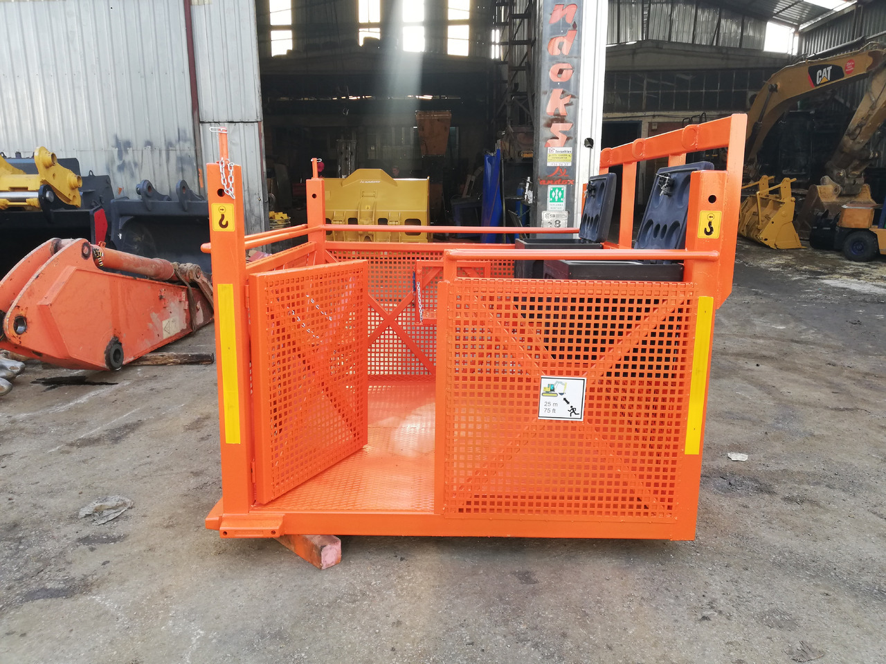 Manitou Basket attachment - Bucket for Demolition excavator: picture 4 Manitou Basket attachment - Bucket for Demolition excavator: picture 4