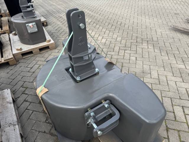Spare parts for Agricultural machinery Frontgewicht 2000 KG: picture 18
