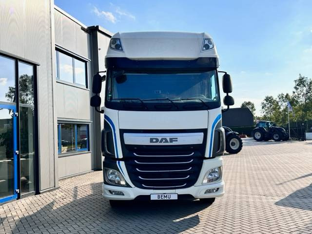DAF XF 106 460 Super Space Cab 780.000km - Tractor unit: picture 2 DAF XF 106 460 Super Space Cab 780.000km - Tractor unit: picture 2