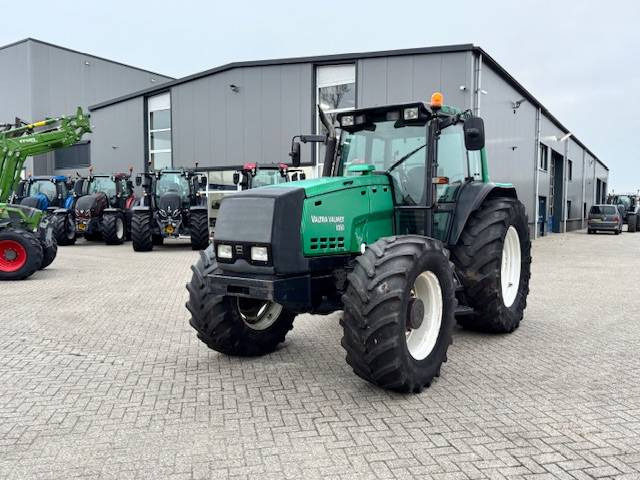 Valtra 8350 Hitech - Farm tractor: picture 4 Valtra 8350 Hitech - Farm tractor: picture 4
