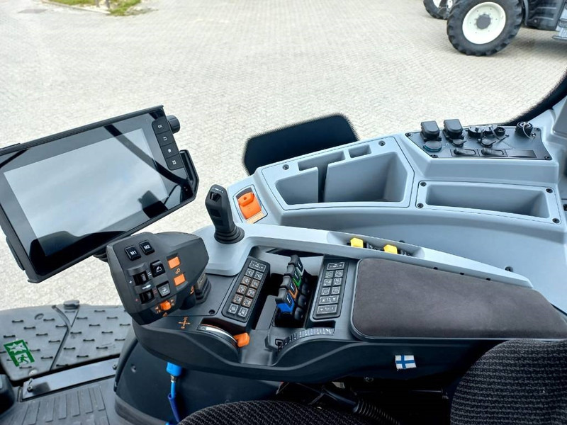 Farm tractor Valtra T174 Direct Smart Touch, 2021, 450 hours!: picture 14