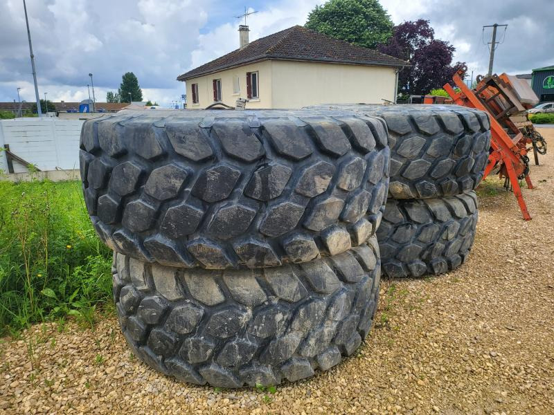 Bridgestone - Tire for Construction machinery: picture 1 Bridgestone - Tire for Construction machinery: picture 1