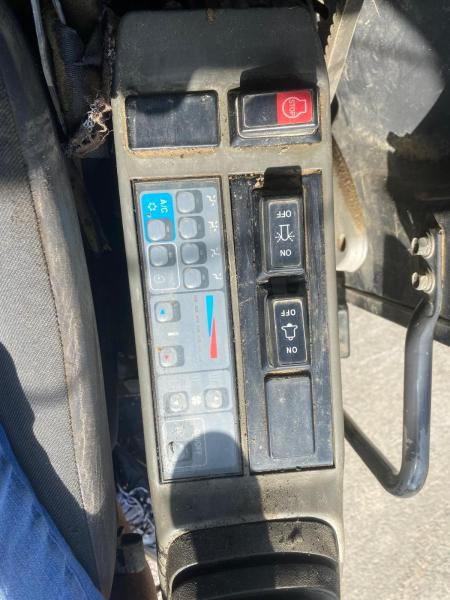 Crawler excavator Case CX135SR: picture 13
