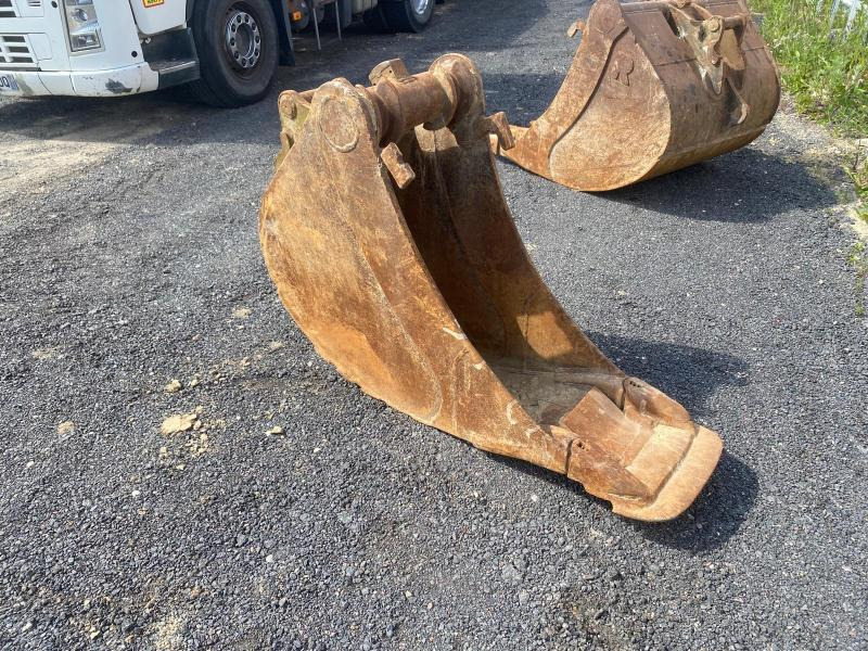 Crawler excavator Case CX135SR: picture 10
