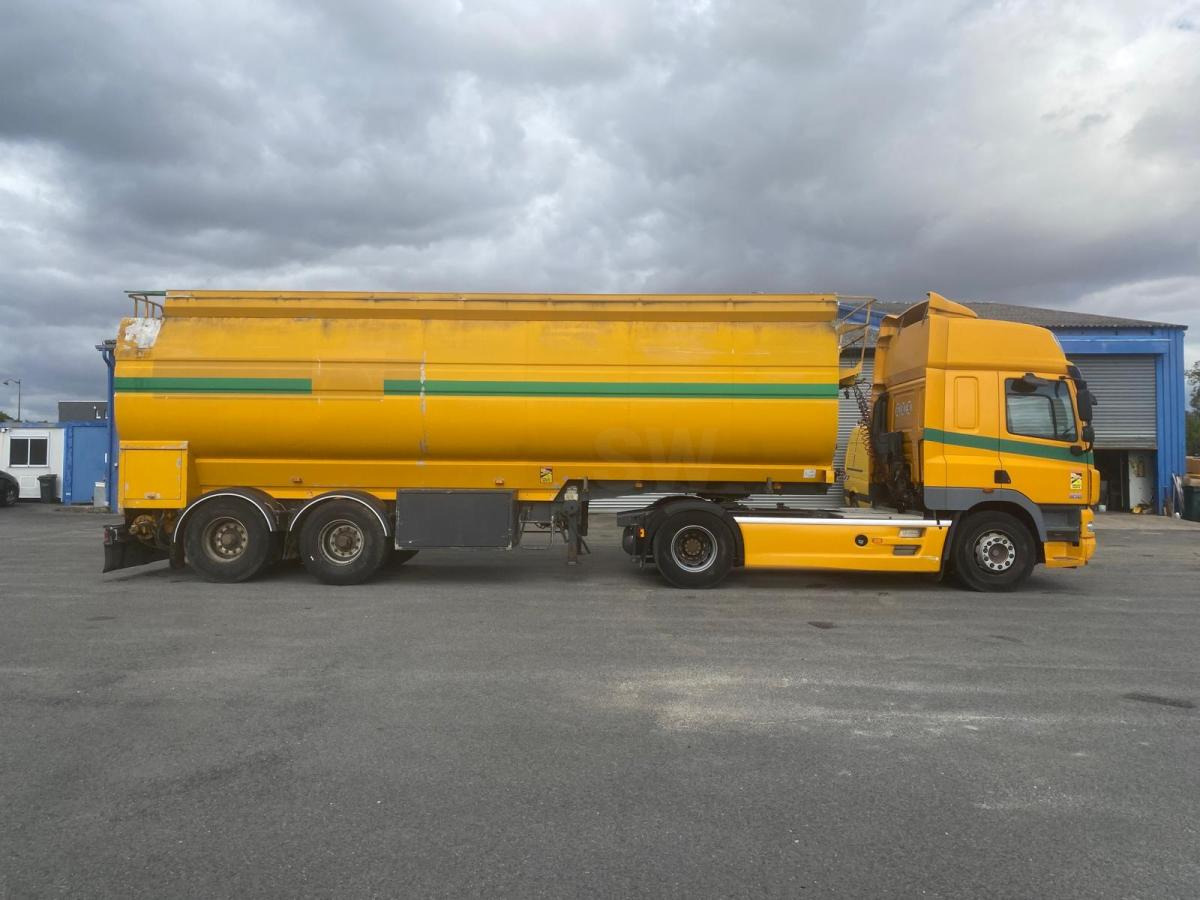 LEVEQUES  - Tank semi-trailer: picture 2 LEVEQUES  - Tank semi-trailer: picture 2