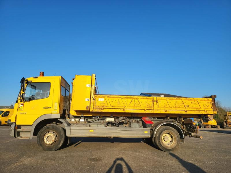 Hook lift truck Mercedes Atego 1622: picture 13 Hook lift truck Mercedes Atego 1622: picture 13