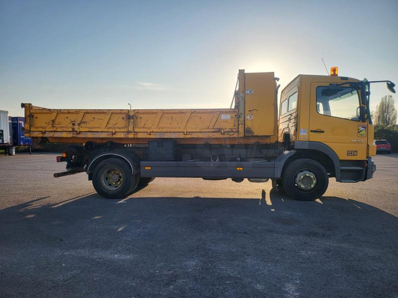 Hook lift truck Mercedes Atego 1622: picture 15 Hook lift truck Mercedes Atego 1622: picture 15