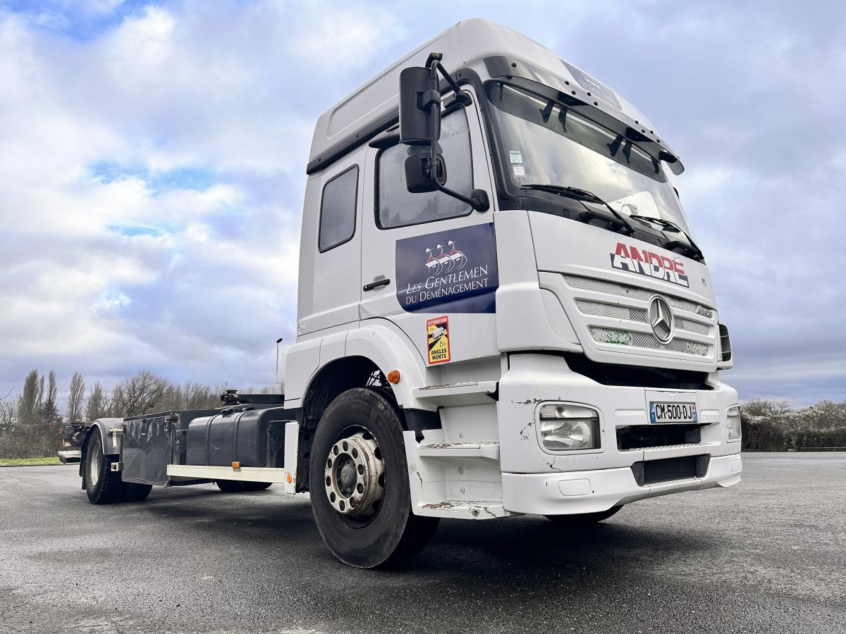 Mercedes Axor - Cab chassis truck: picture 2 Mercedes Axor - Cab chassis truck: picture 2